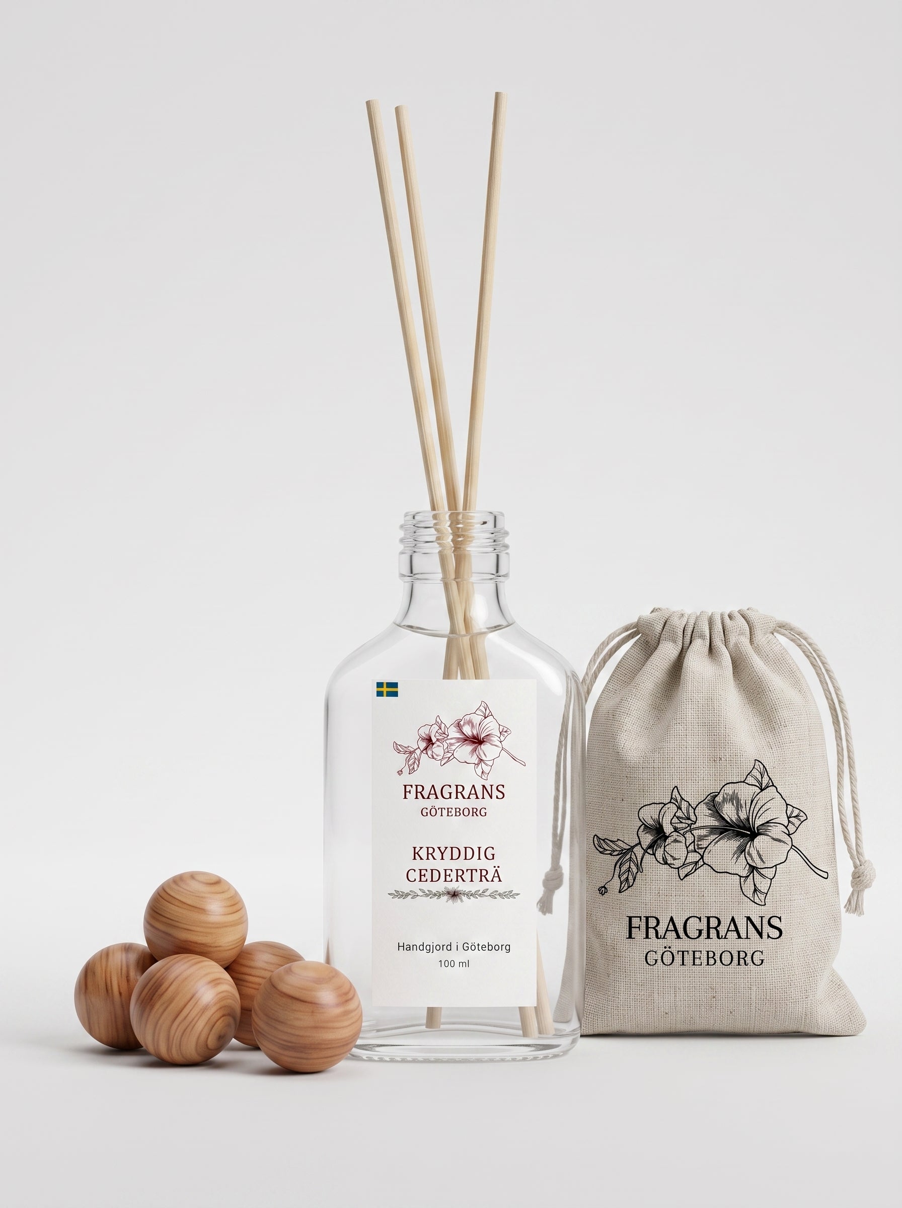 Doftset: Källan Doftpinnar 100ml & Cederträkulor (5-pack) Fragrans Göteborg