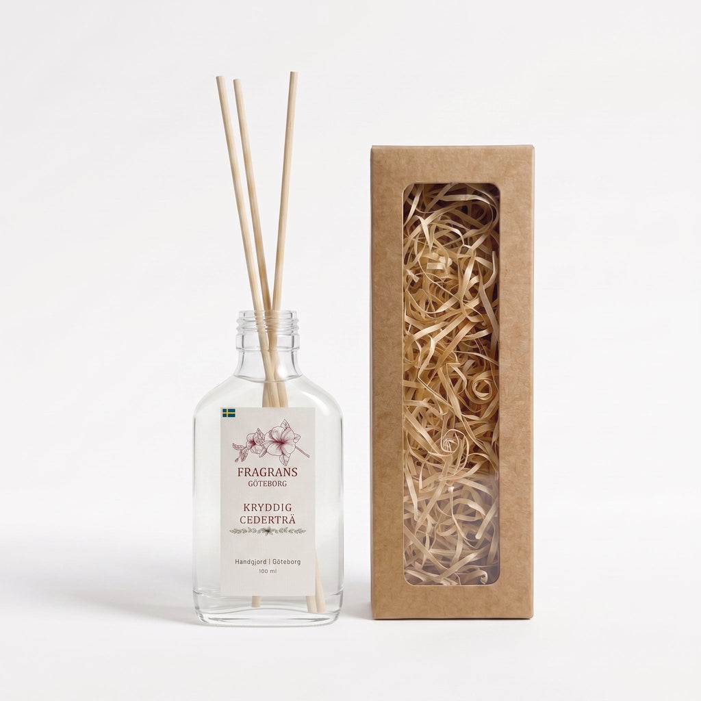 Kryddig Cederträ Doftpinnar - Källan 100ML Fragrans Göteborg